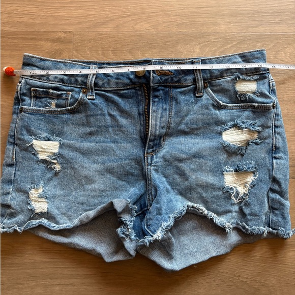 JustUSA short distressed Jean shorts - Picture 2 of 6